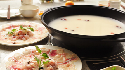 巴國(guó)工廠火鍋 網(wǎng)絡(luò)文化經(jīng)營(yíng)下的餐飲創(chuàng)新之路